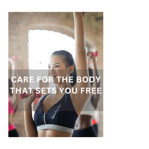Smiling woman lifting pink dumbbells during a group exercise class.